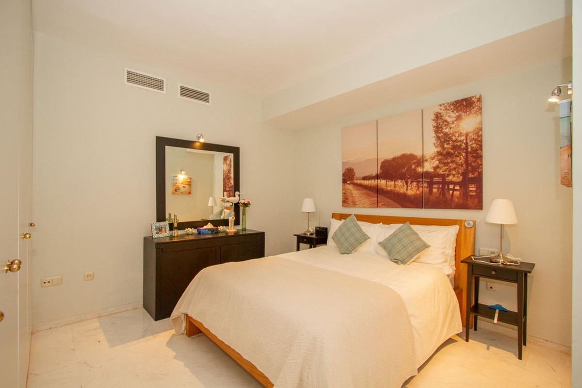 Se vende Apartamento Planta Media de 2 dormitorios en Costa Del Sol, Málaga, España