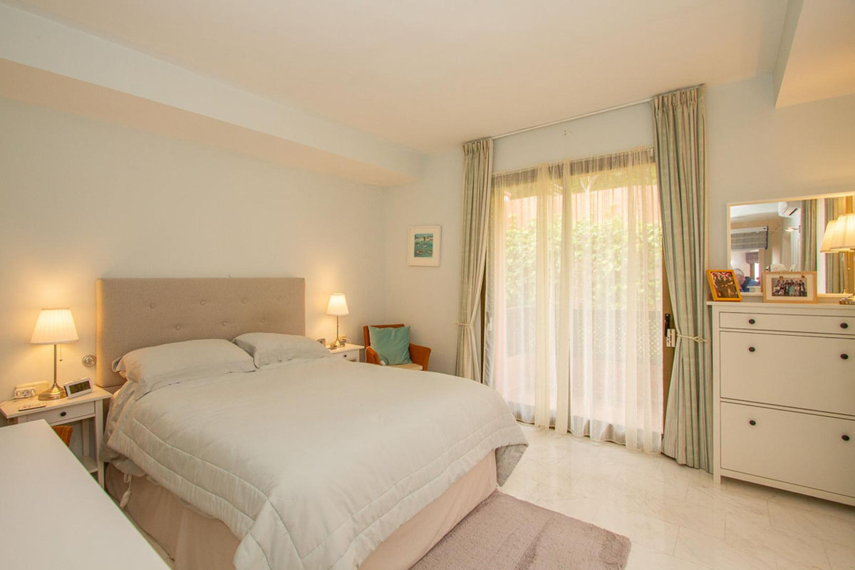 Se vende Apartamento Planta Media de 2 dormitorios en Costa Del Sol, Málaga, España