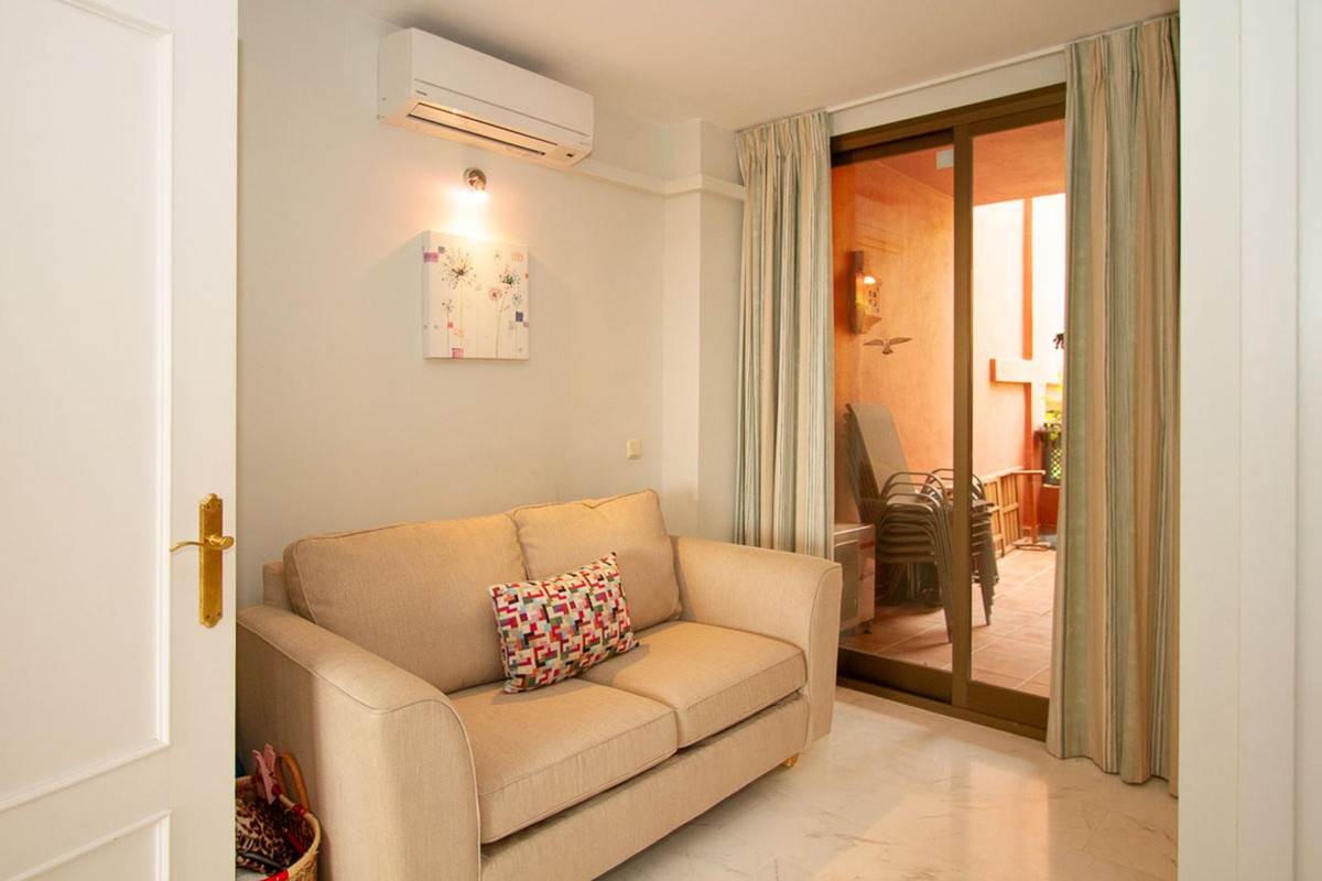 Se vende Apartamento Planta Media de 2 dormitorios en Costa Del Sol, Málaga, España