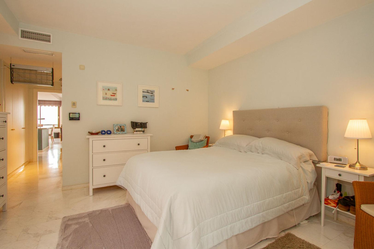 Se vende Apartamento Planta Media de 2 dormitorios en Costa Del Sol, Málaga, España