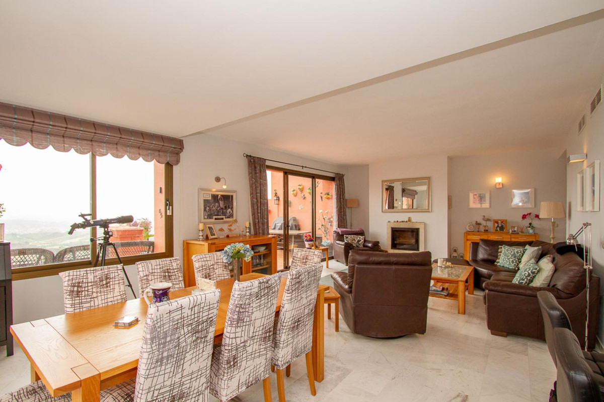 Se vende Apartamento Planta Media de 2 dormitorios en Costa Del Sol, Málaga, España