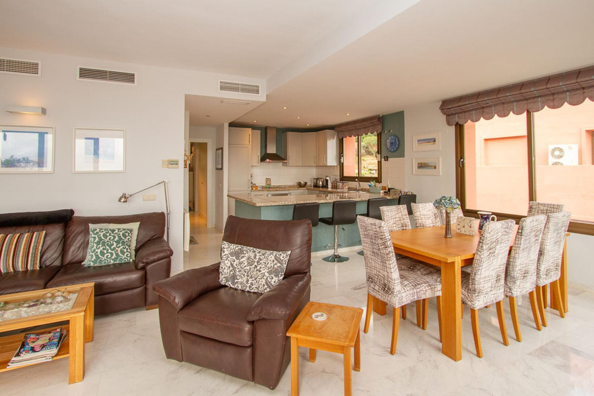 Se vende Apartamento Planta Media de 2 dormitorios en Costa Del Sol, Málaga, España