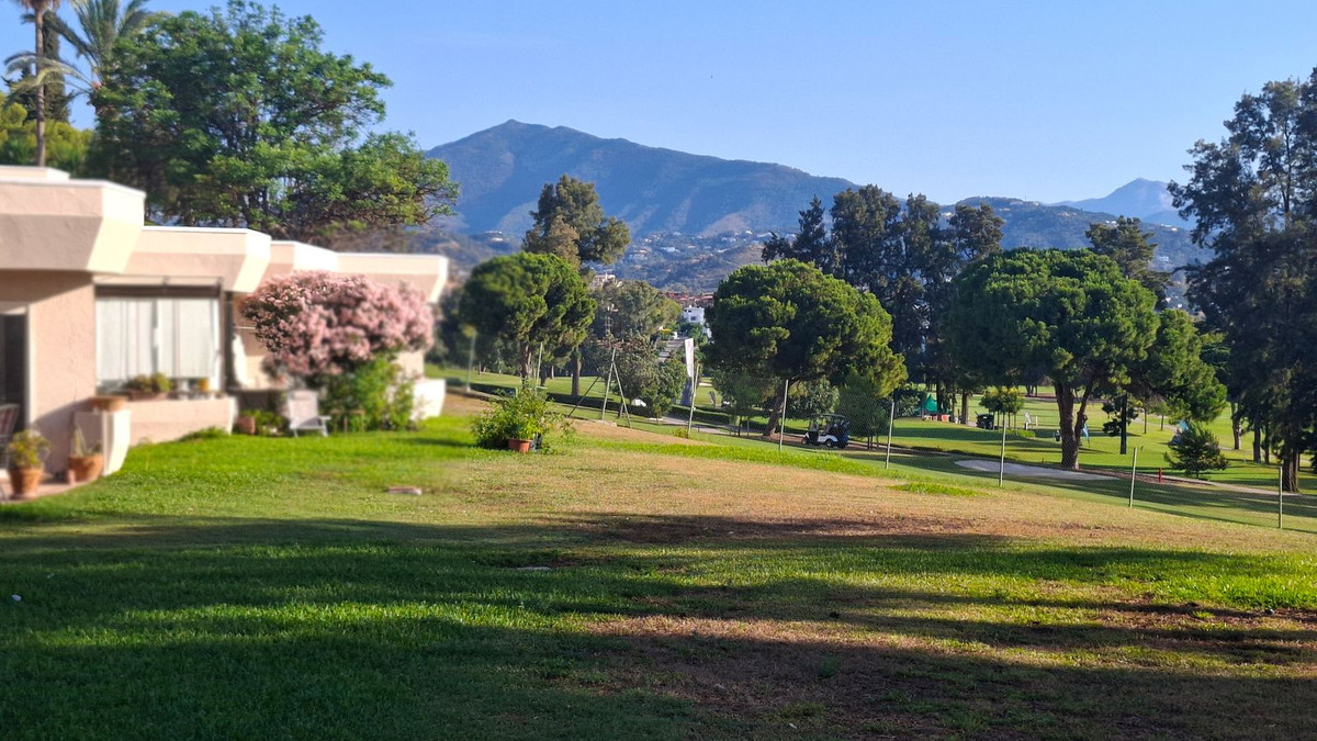 1 Bed Apartment for sale in Atalaya Costa Del Sol, Málaga, Spain