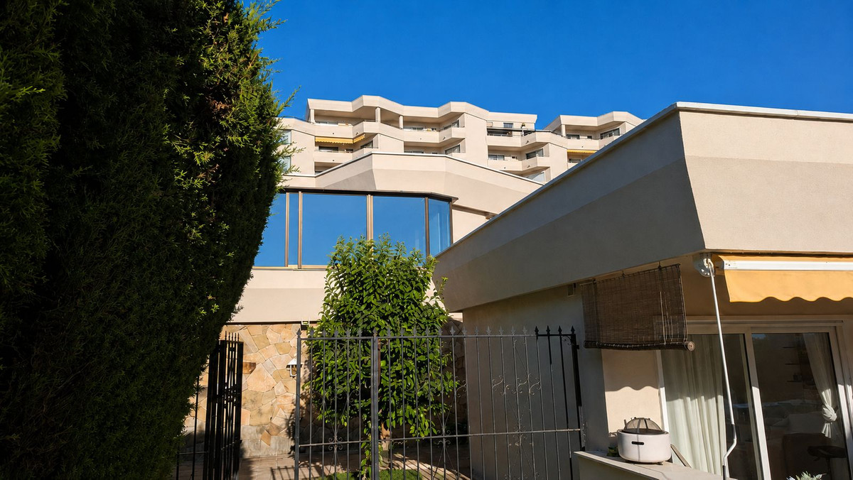 1 Bed Apartment for sale in Atalaya Costa Del Sol, Málaga, Spain