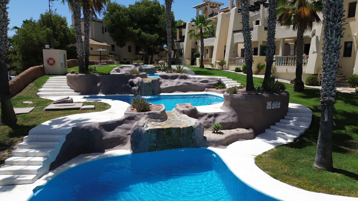 Se vende Apartamento Planta Baja de 2 dormitorios en Costa Blanca, Alicante, España