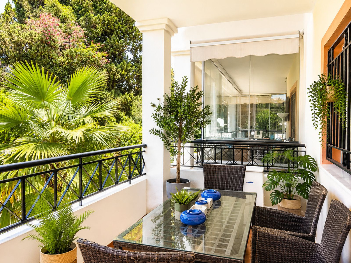 3 Bed Apartment for sale in Nueva Andalucía Costa Del Sol, Málaga, Spain