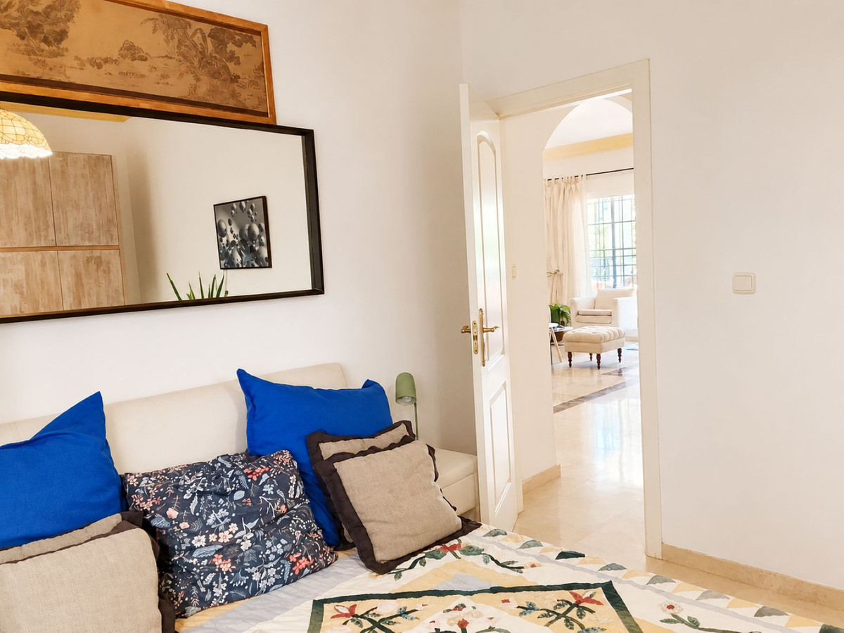3 Bed Apartment for sale in Nueva Andalucía Costa Del Sol, Málaga, Spain