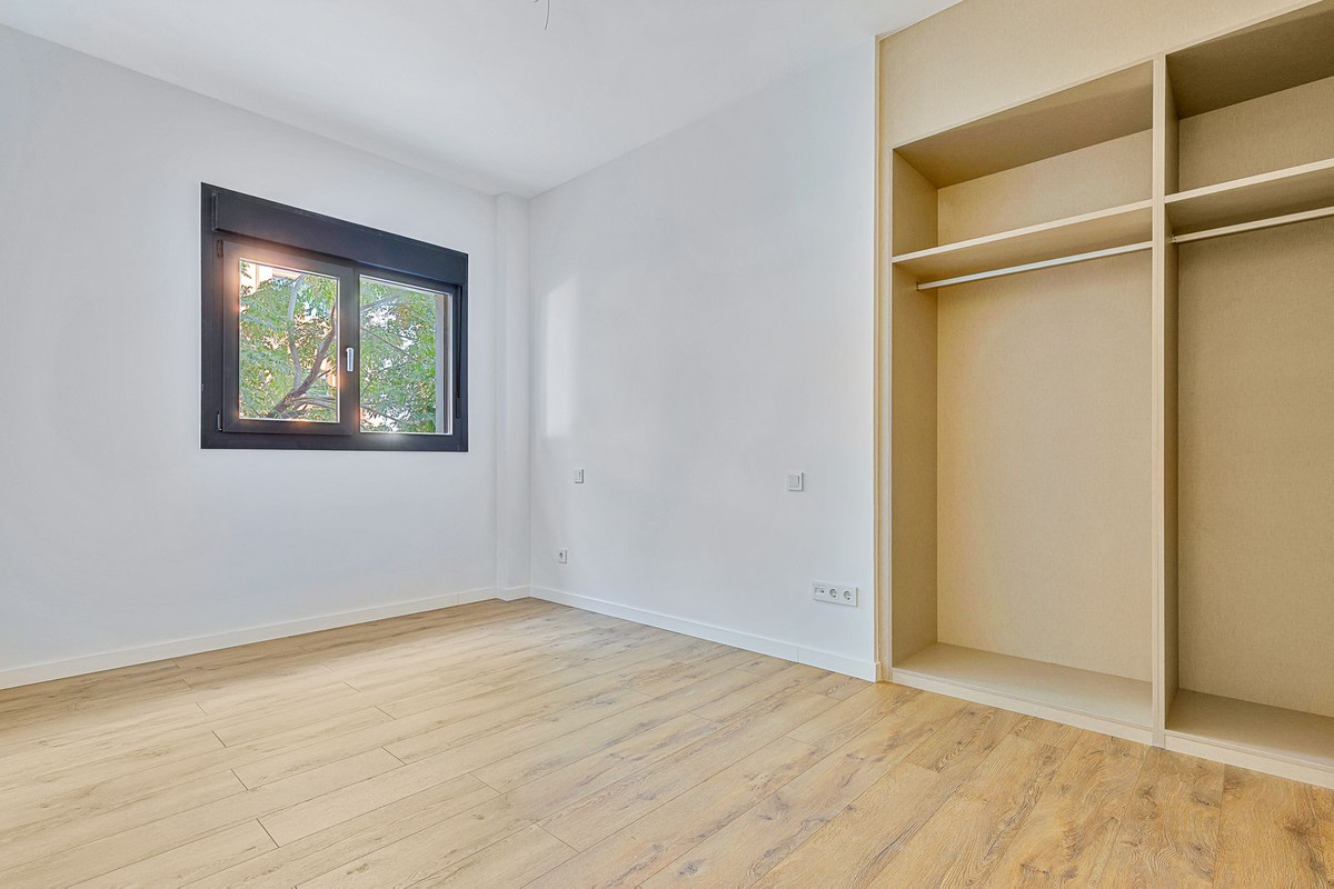 2 Bed Apartment for sale in Estepona Costa Del Sol, Málaga, Spain