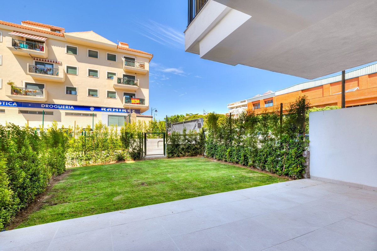 2 Bed Apartment for sale in Estepona Costa Del Sol, Málaga, Spain