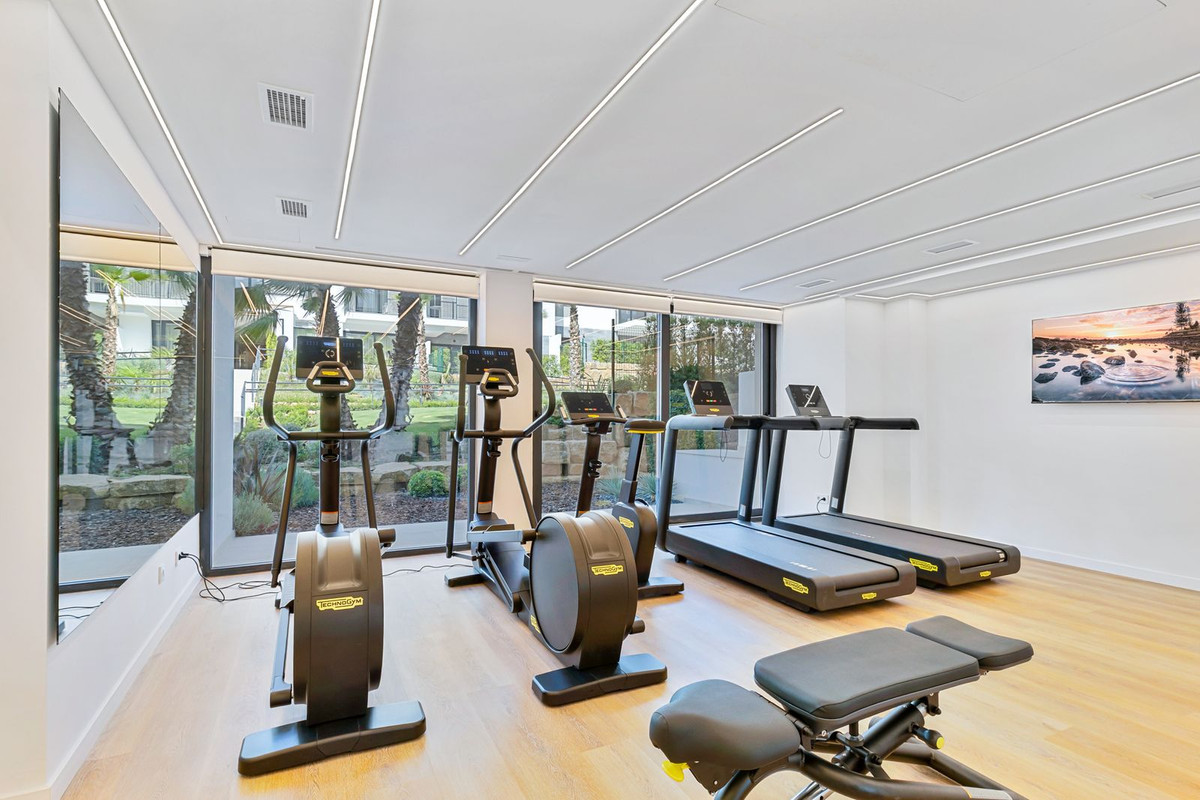 2 Bed Apartment for sale in Estepona Costa Del Sol, Málaga, Spain
