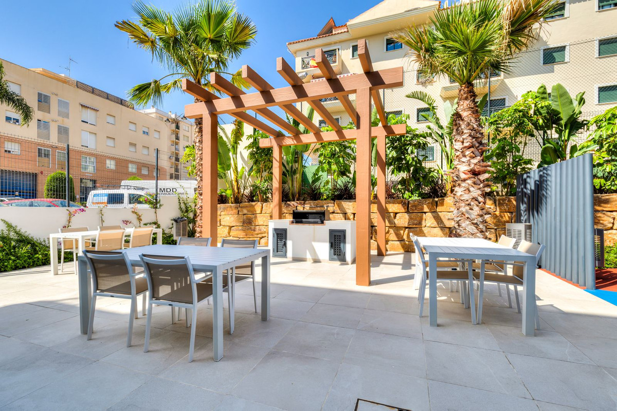 2 Bed Apartment for sale in Estepona Costa Del Sol, Málaga, Spain
