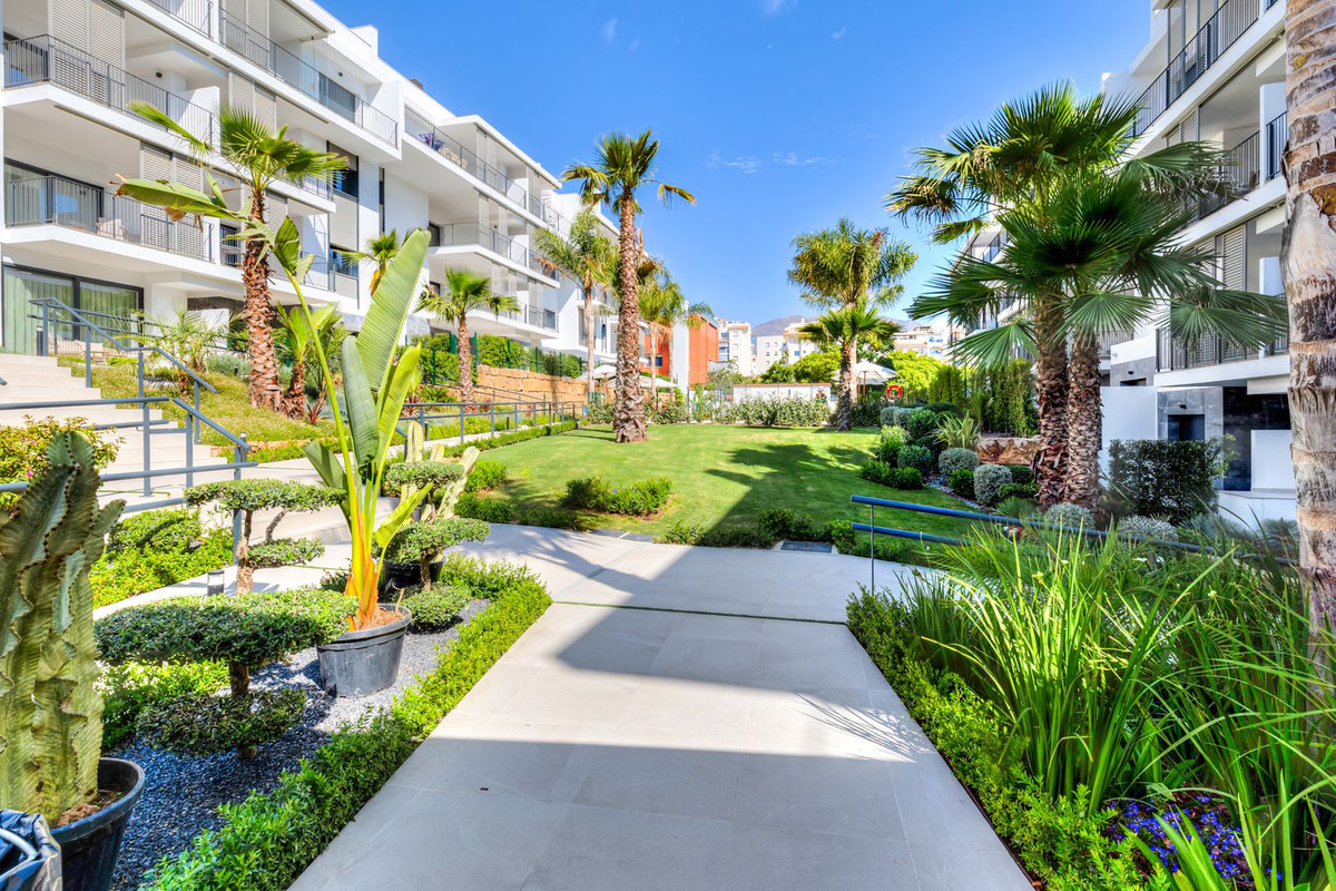 2 Bed Apartment for sale in Estepona Costa Del Sol, Málaga, Spain