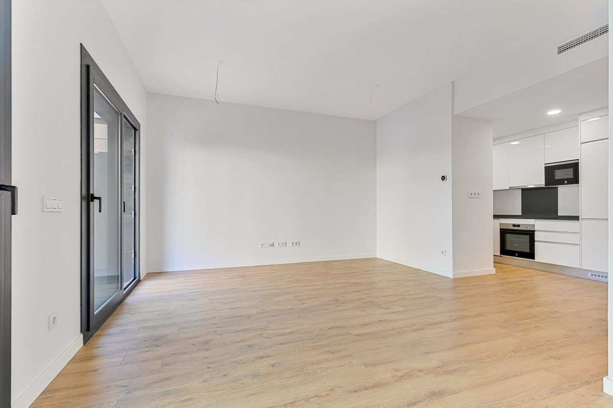 2 Bed Apartment for sale in Estepona Costa Del Sol, Málaga, Spain