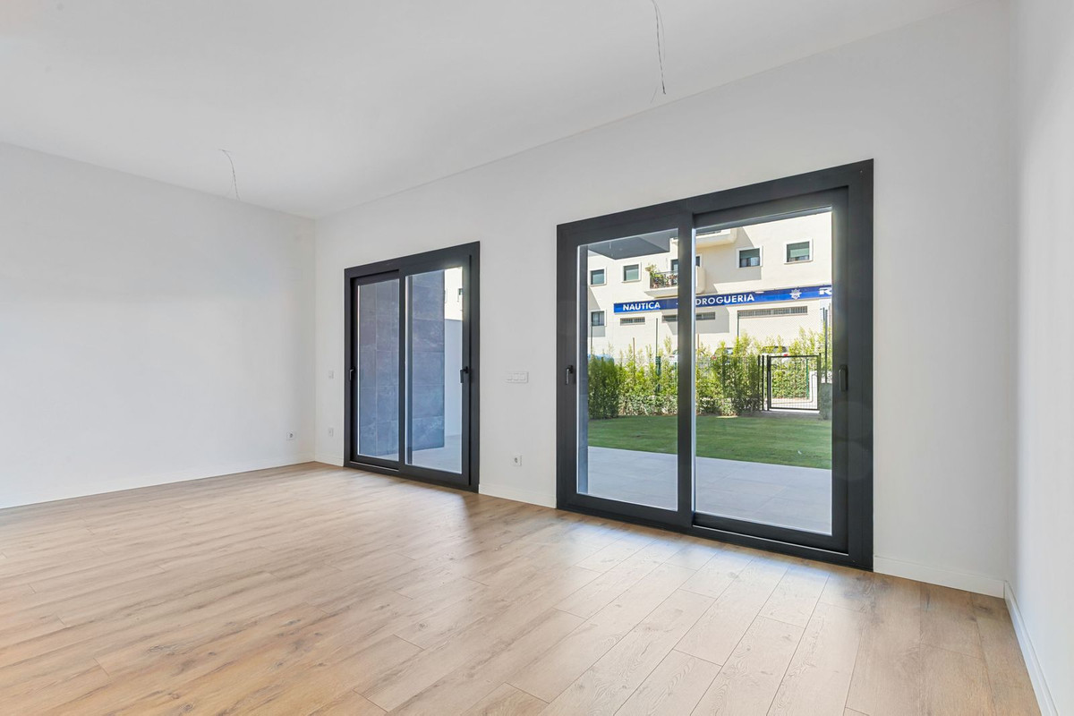 2 Bed Apartment for sale in Estepona Costa Del Sol, Málaga, Spain
