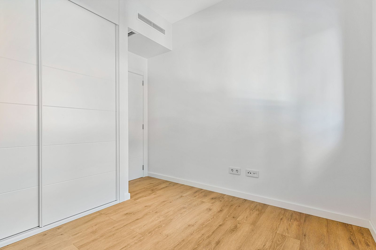 2 Bed Apartment for sale in Estepona Costa Del Sol, Málaga, Spain
