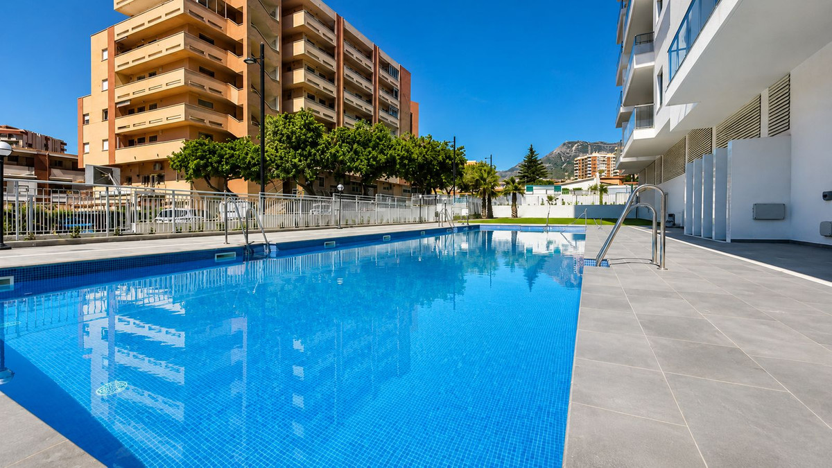 Se vende Apartamento Planta Media de 3 dormitorios en Costa Del Sol, Málaga, España