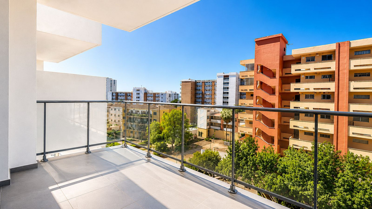 Se vende Apartamento Planta Media de 3 dormitorios en Costa Del Sol, Málaga, España