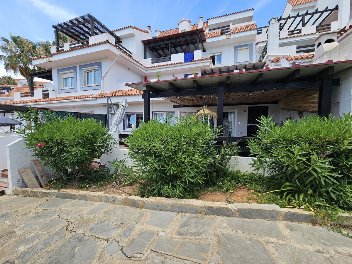 2 Bed Apartment for sale in Manilva Costa Del Sol, Málaga, Spain