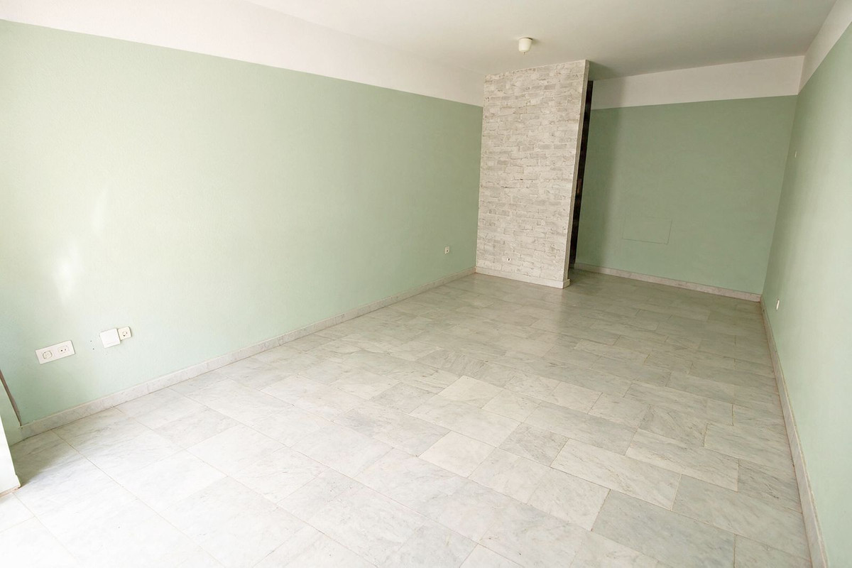 2 Bed Apartment for sale in Las Lagunas Costa Del Sol, Málaga, Spain