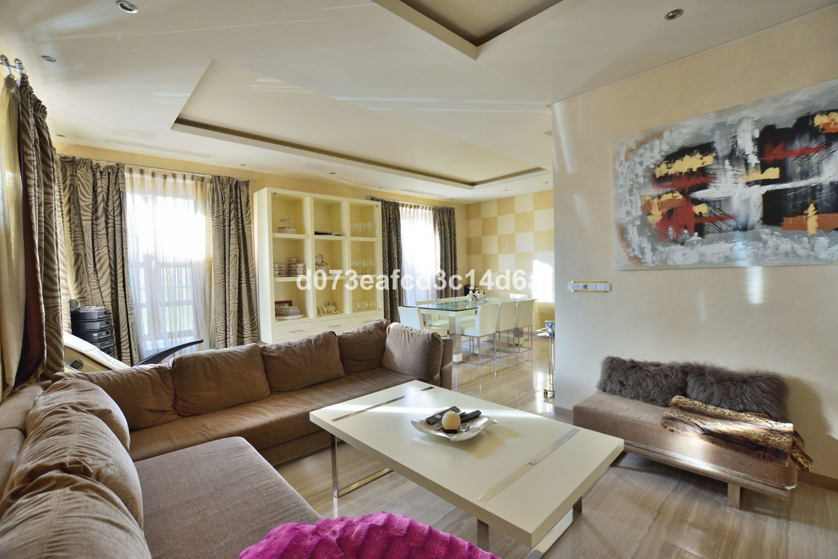 4 Bed Townhouse for sale in Ronda Costa Del Sol, Málaga, Spain