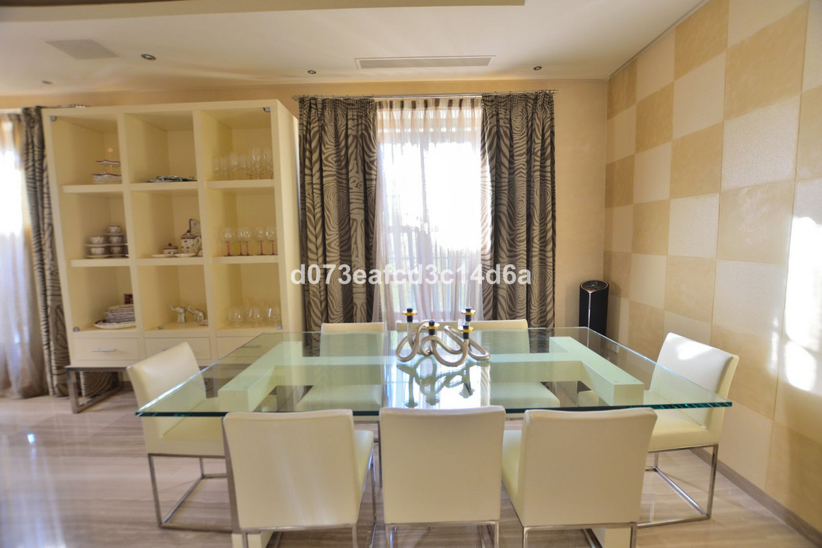4 Bed Townhouse for sale in Ronda Costa Del Sol, Málaga, Spain
