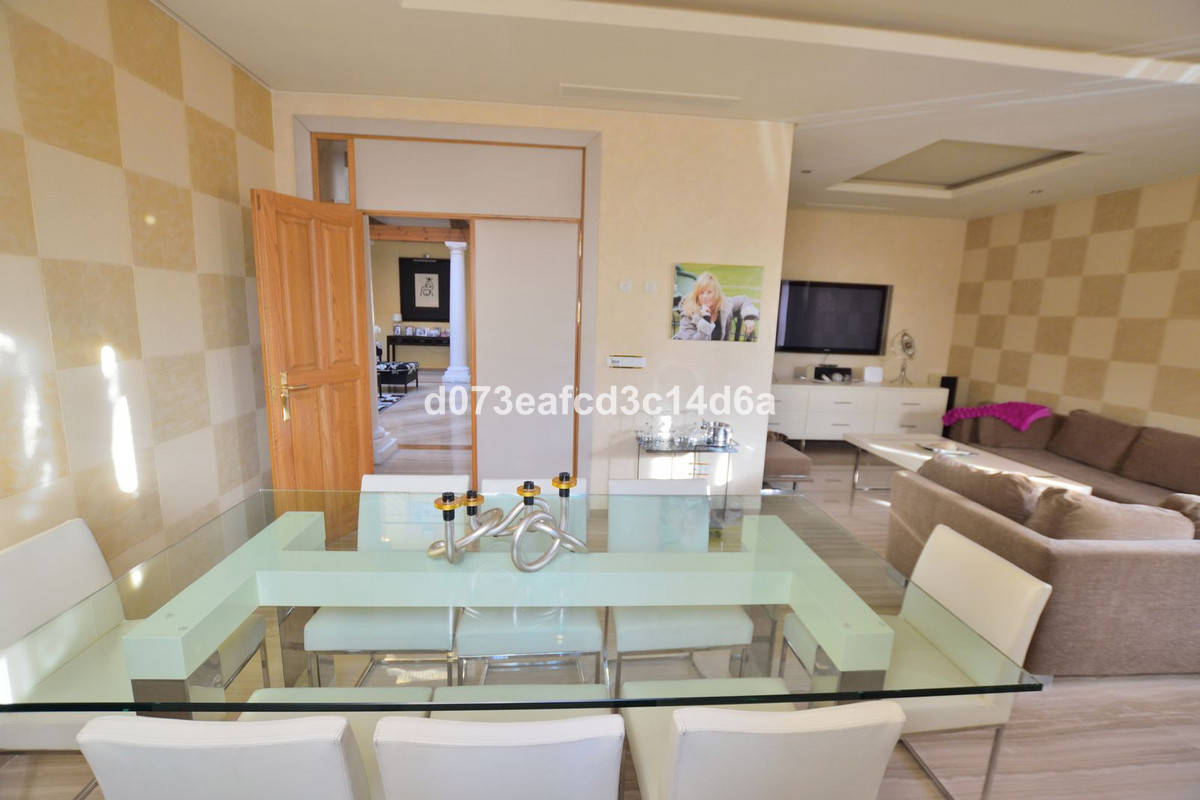 4 Bed Townhouse for sale in Ronda Costa Del Sol, Málaga, Spain