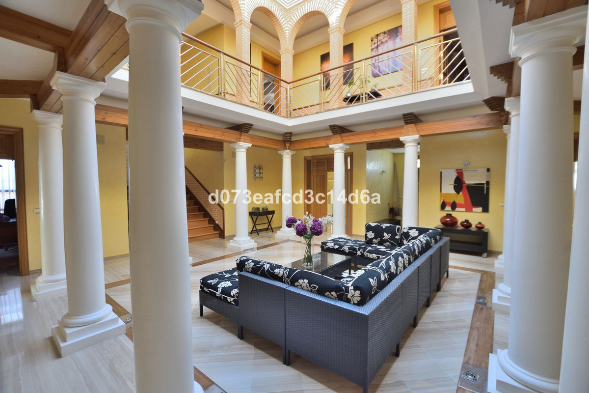 4 Bed Townhouse for sale in Ronda Costa Del Sol, Málaga, Spain