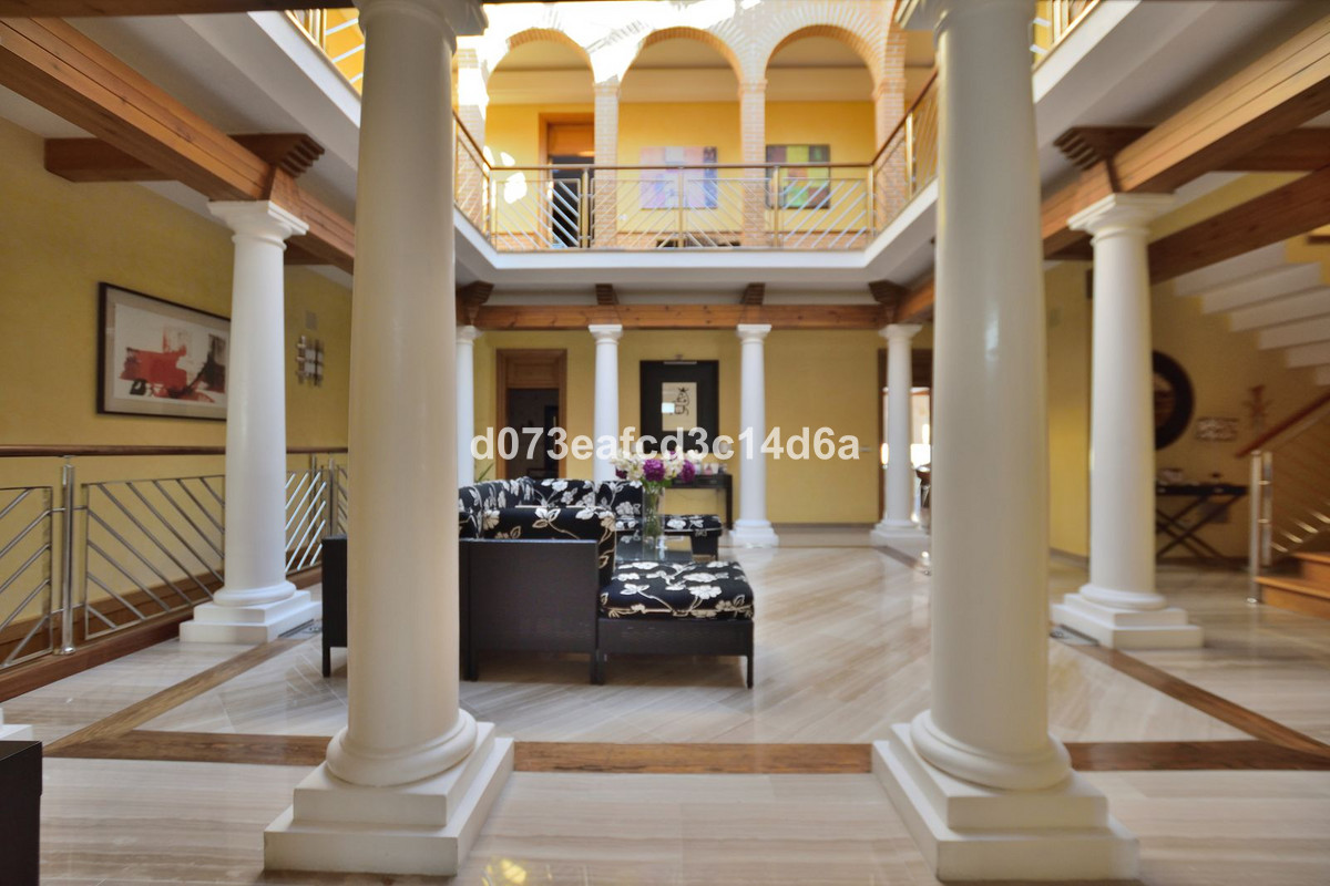 4 Bed Townhouse for sale in Ronda Costa Del Sol, Málaga, Spain