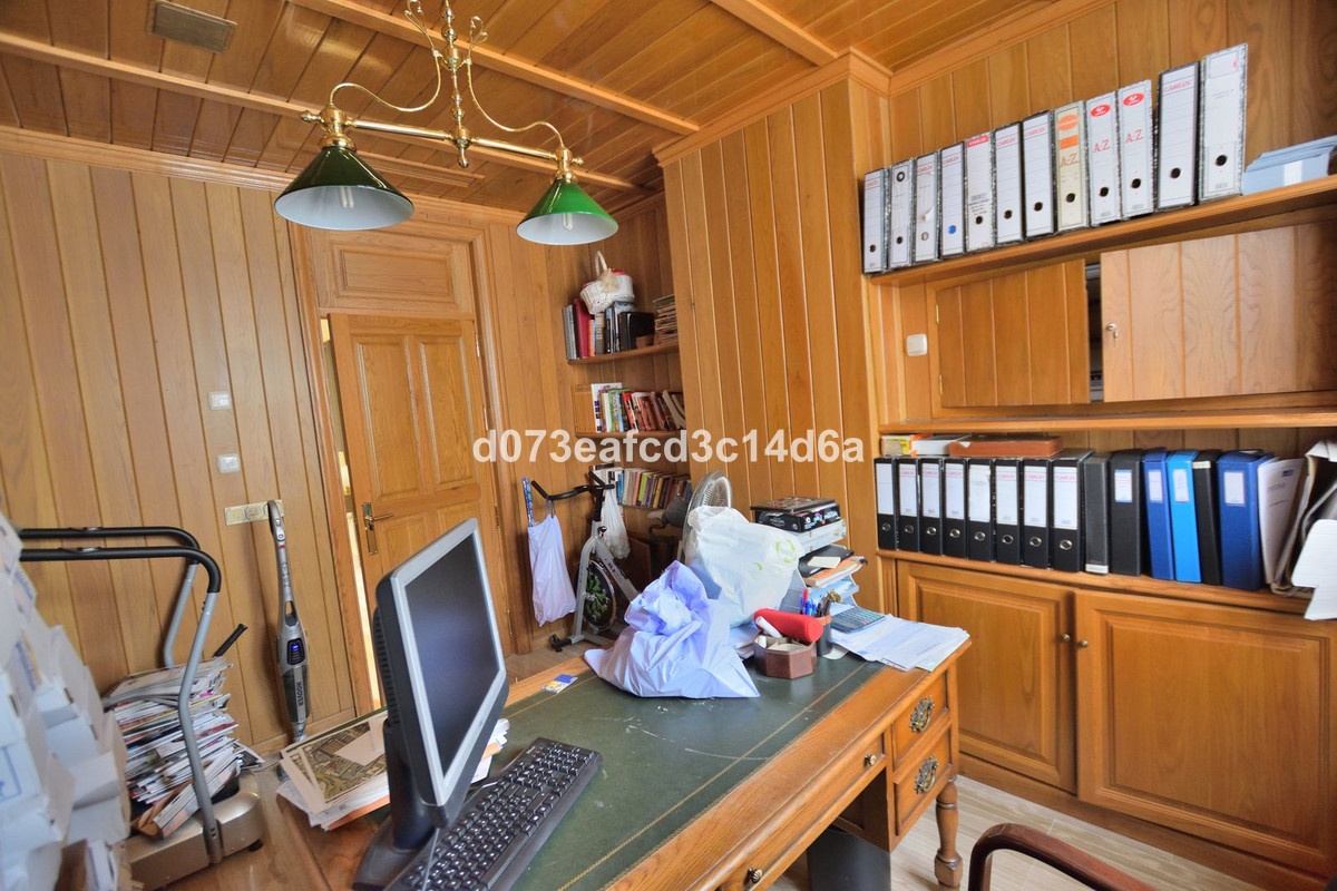 4 Bed Townhouse for sale in Ronda Costa Del Sol, Málaga, Spain