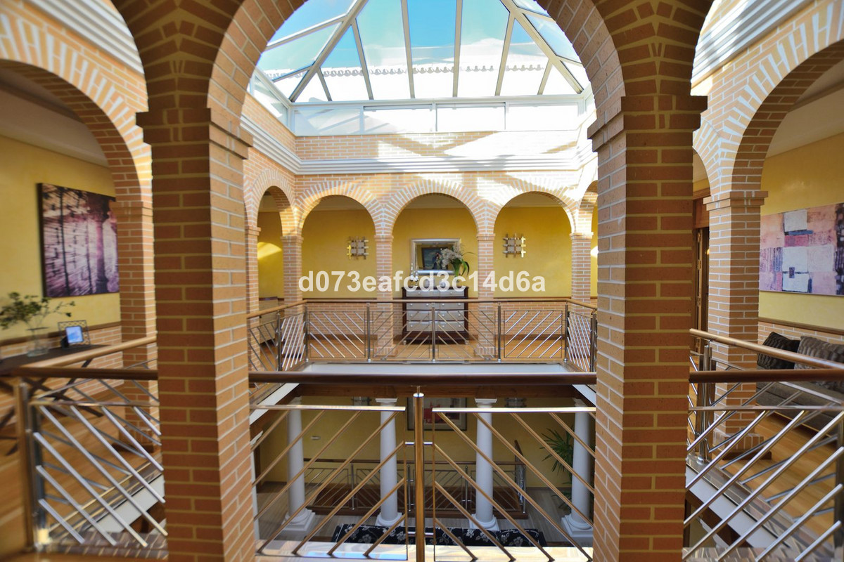 4 Bed Townhouse for sale in Ronda Costa Del Sol, Málaga, Spain
