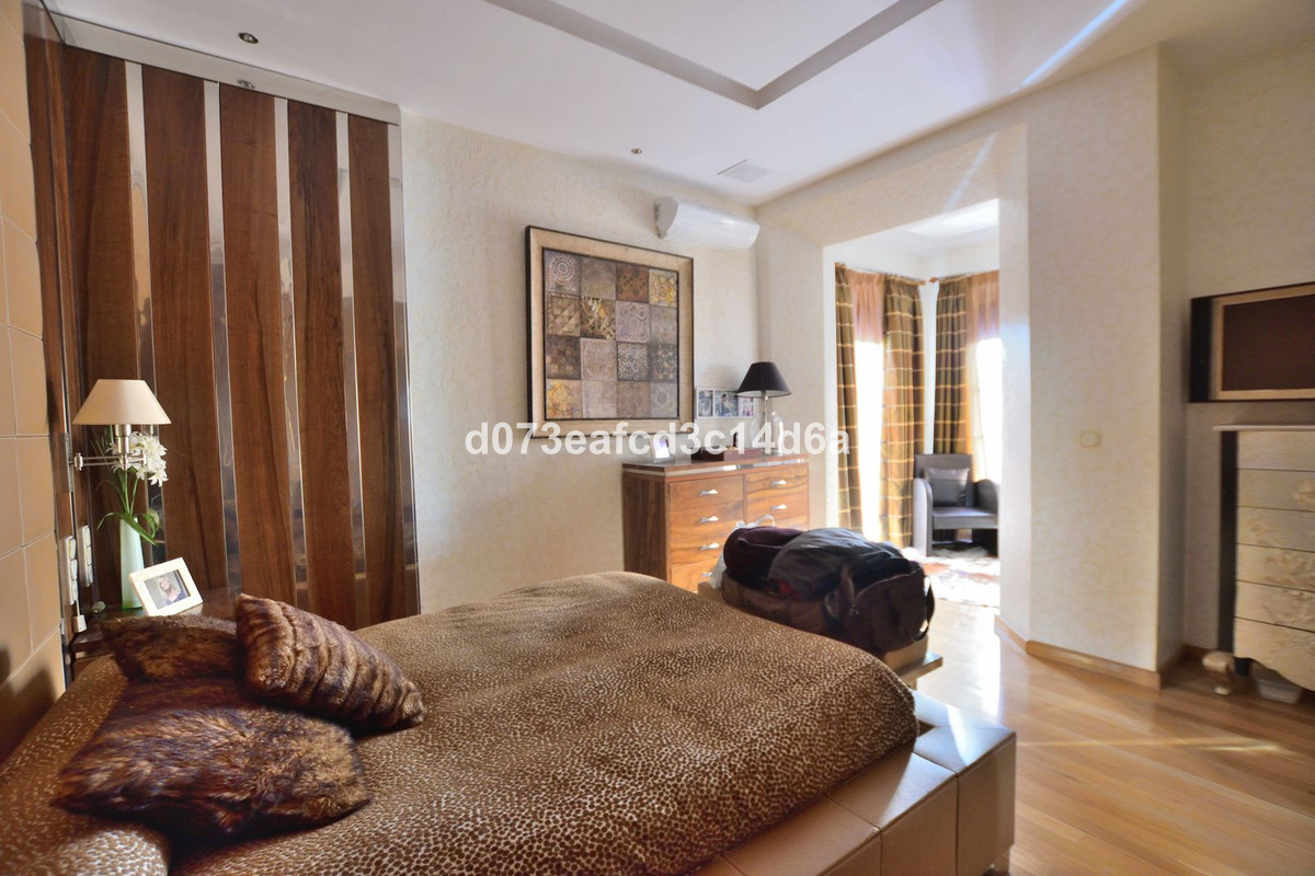 4 Bed Townhouse for sale in Ronda Costa Del Sol, Málaga, Spain