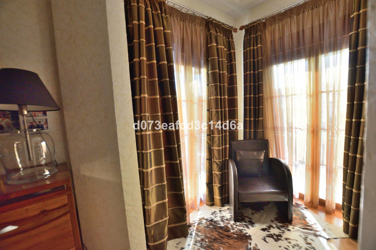 4 Bed Townhouse for sale in Ronda Costa Del Sol, Málaga, Spain
