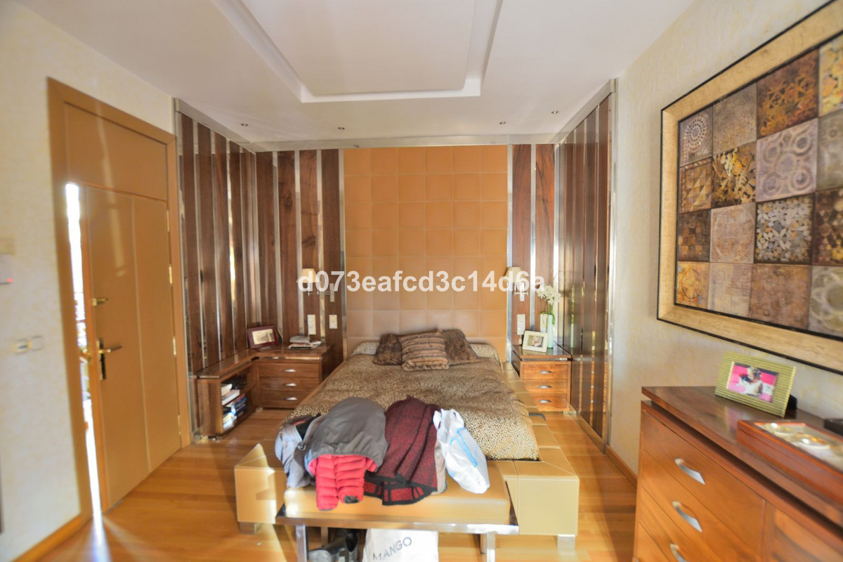 4 Bed Townhouse for sale in Ronda Costa Del Sol, Málaga, Spain