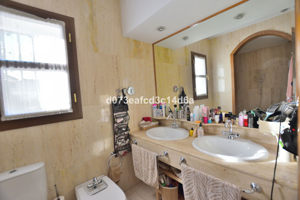 4 Bed Townhouse for sale in Ronda Costa Del Sol, Málaga, Spain