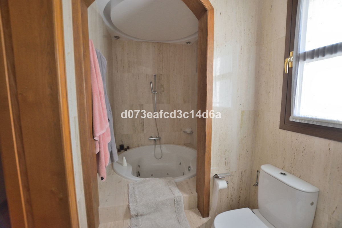 4 Bed Townhouse for sale in Ronda Costa Del Sol, Málaga, Spain