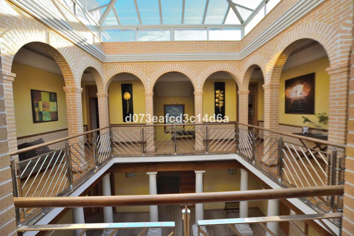 4 Bed Townhouse for sale in Ronda Costa Del Sol, Málaga, Spain