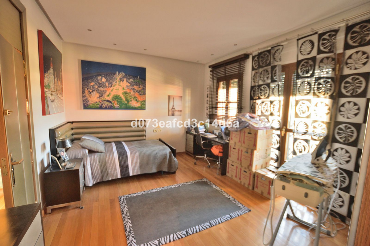 4 Bed Townhouse for sale in Ronda Costa Del Sol, Málaga, Spain