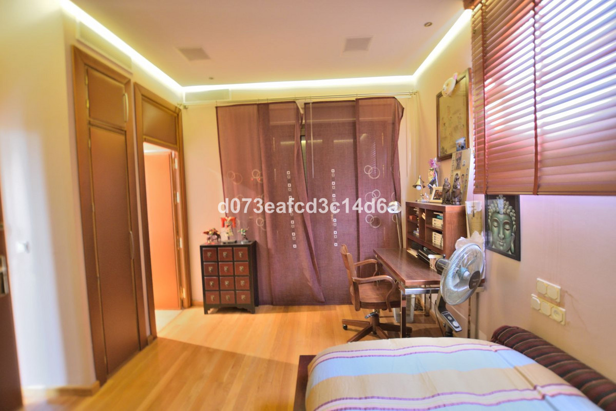 4 Bed Townhouse for sale in Ronda Costa Del Sol, Málaga, Spain