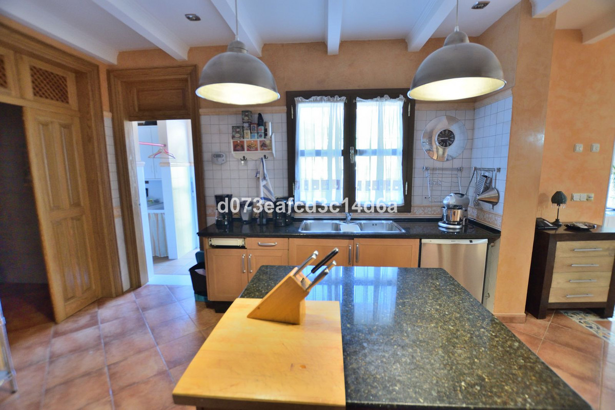 4 Bed Townhouse for sale in Ronda Costa Del Sol, Málaga, Spain