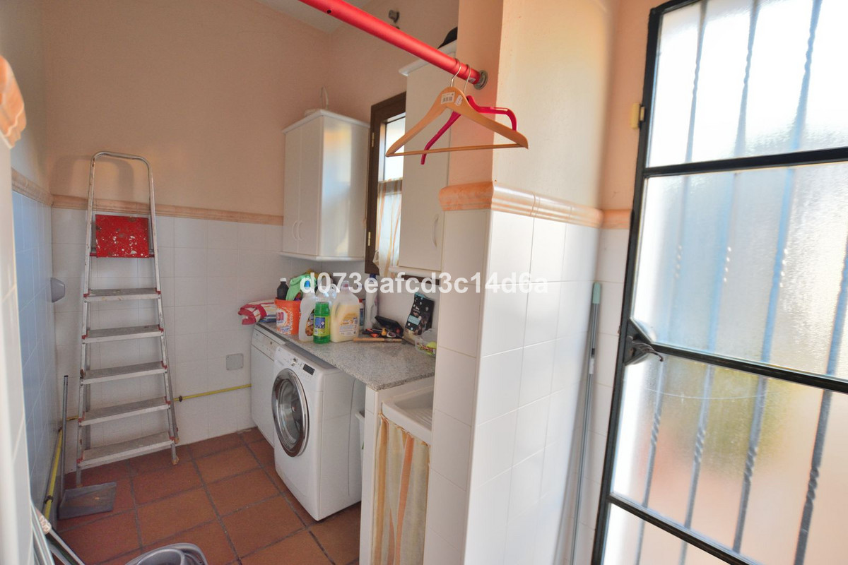 4 Bed Townhouse for sale in Ronda Costa Del Sol, Málaga, Spain