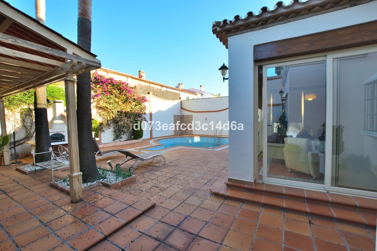 4 Bed Townhouse for sale in Ronda Costa Del Sol, Málaga, Spain