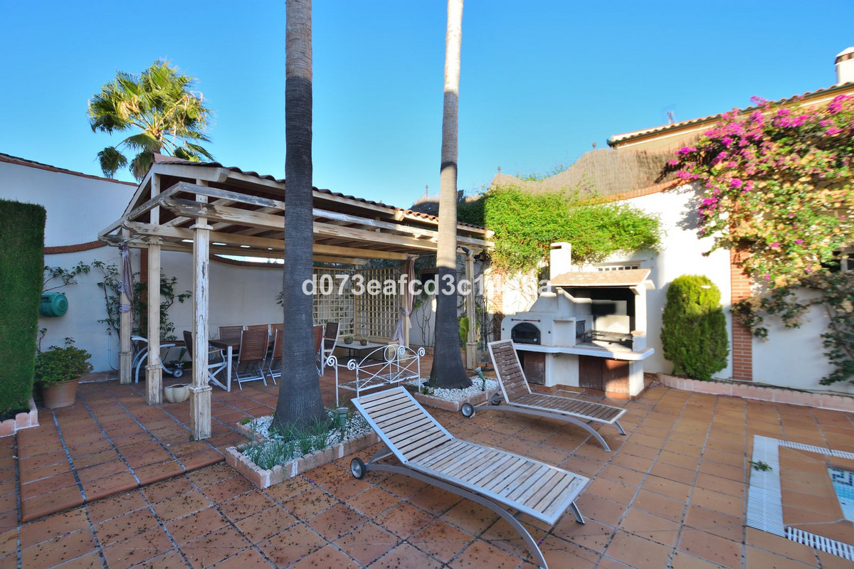 4 Bed Townhouse for sale in Ronda Costa Del Sol, Málaga, Spain