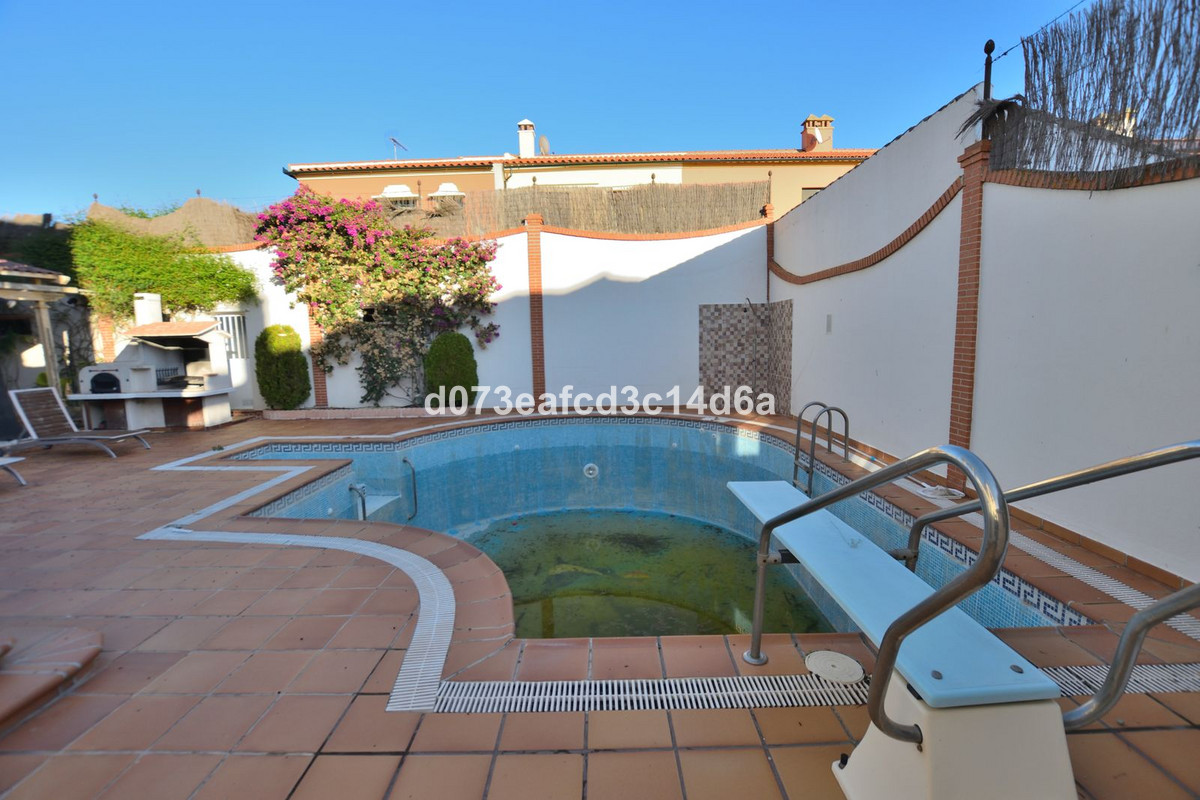 4 Bed Townhouse for sale in Ronda Costa Del Sol, Málaga, Spain