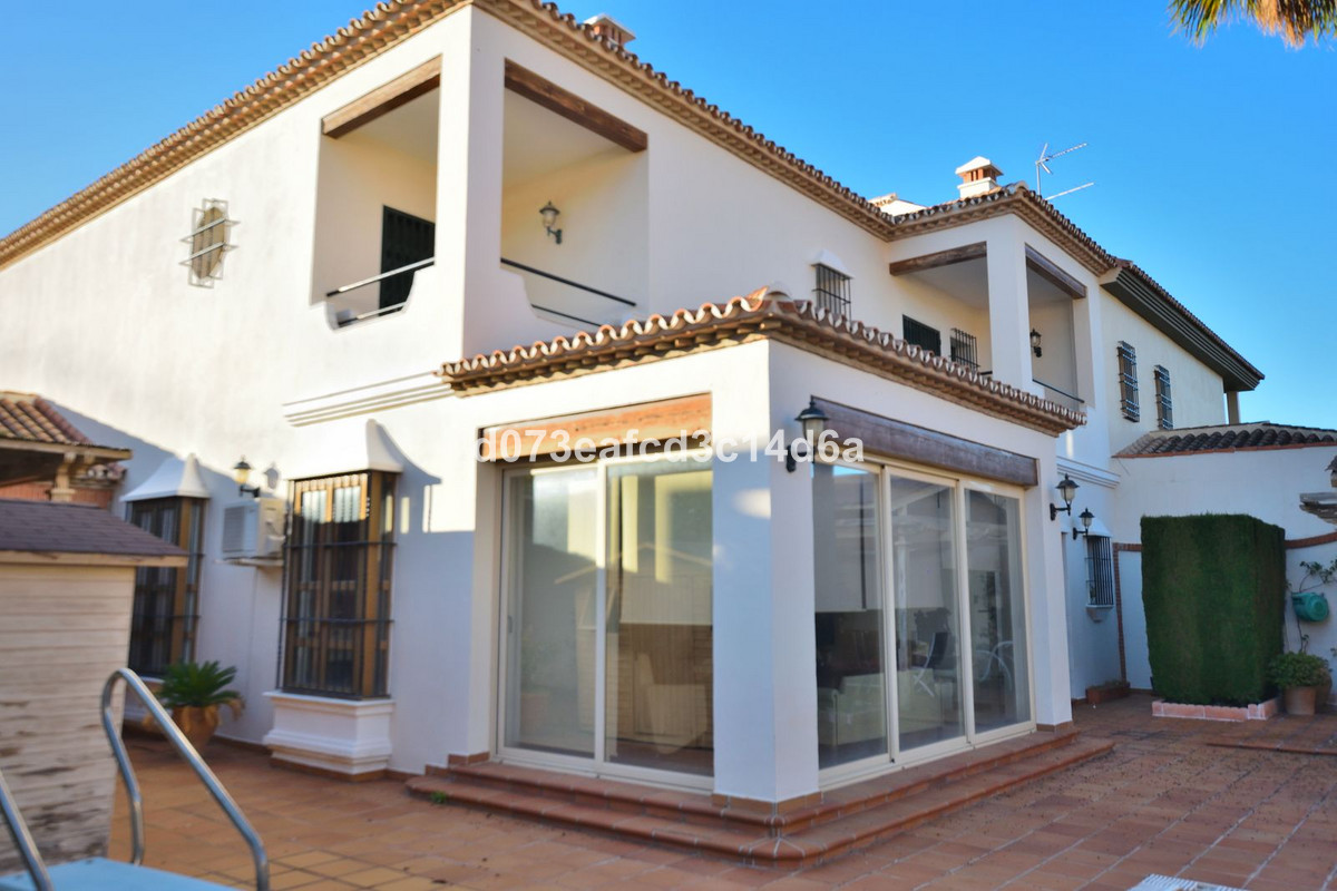 4 Bed Townhouse for sale in Ronda Costa Del Sol, Málaga, Spain