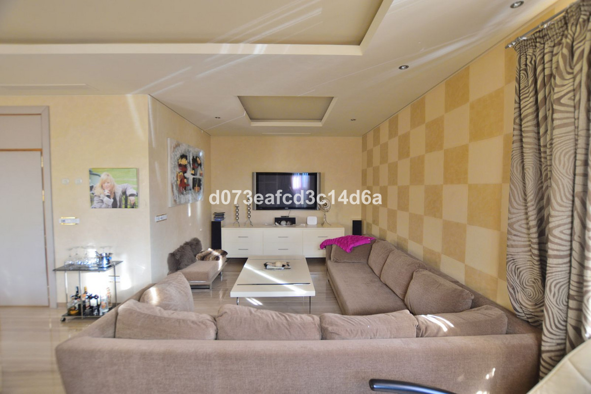 4 Bed Townhouse for sale in Ronda Costa Del Sol, Málaga, Spain
