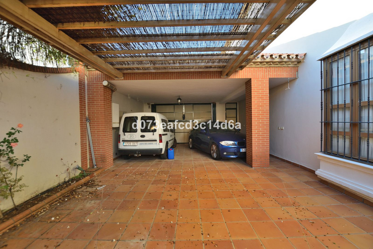 4 Bed Townhouse for sale in Ronda Costa Del Sol, Málaga, Spain