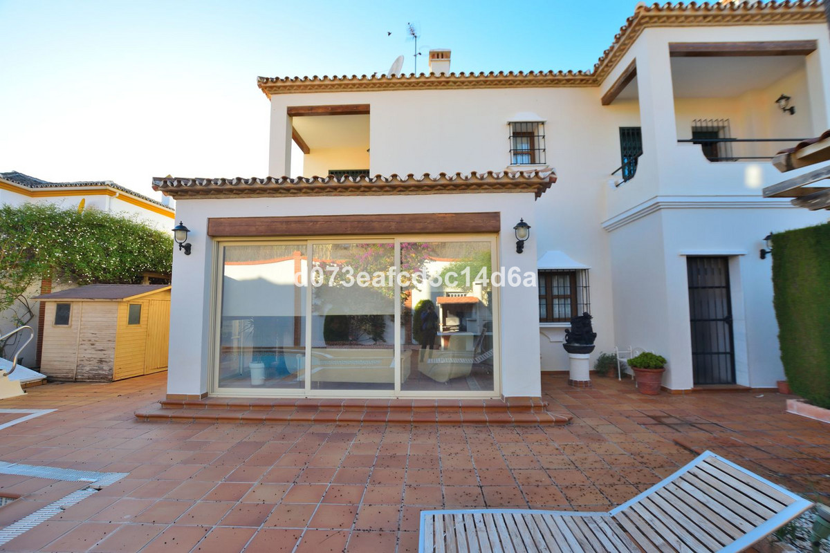 4 Bed Townhouse for sale in Ronda Costa Del Sol, Málaga, Spain
