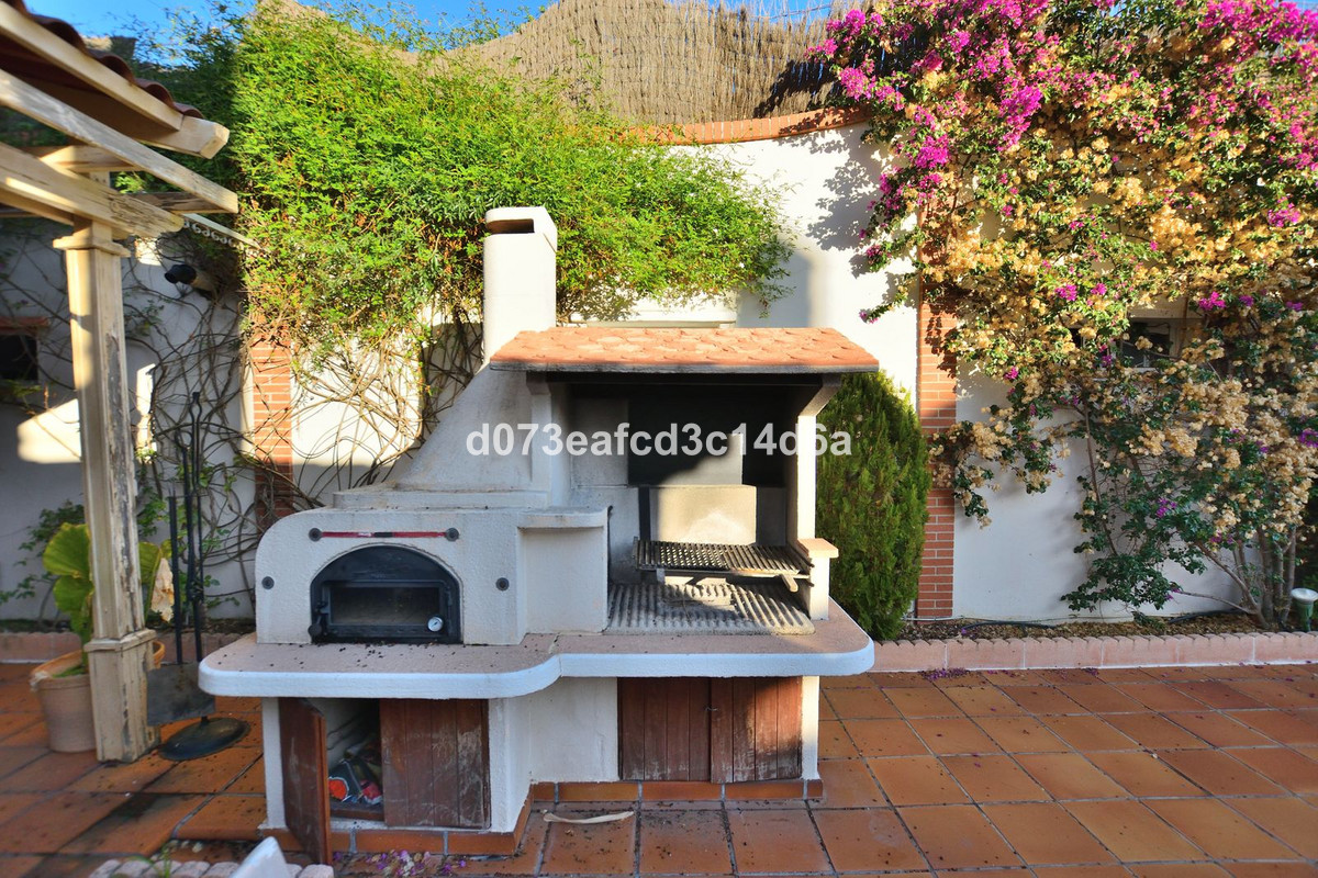 4 Bed Townhouse for sale in Ronda Costa Del Sol, Málaga, Spain
