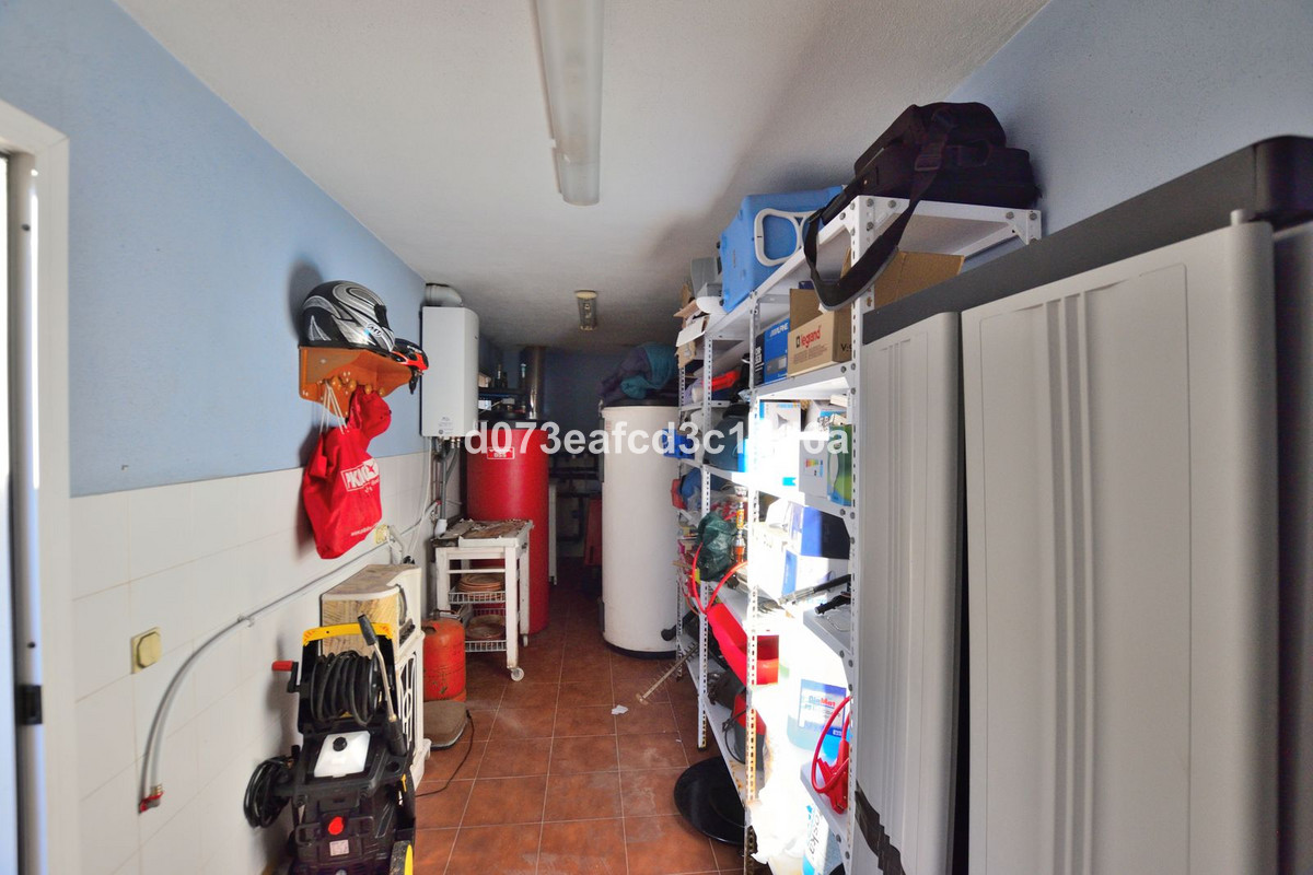 4 Bed Townhouse for sale in Ronda Costa Del Sol, Málaga, Spain