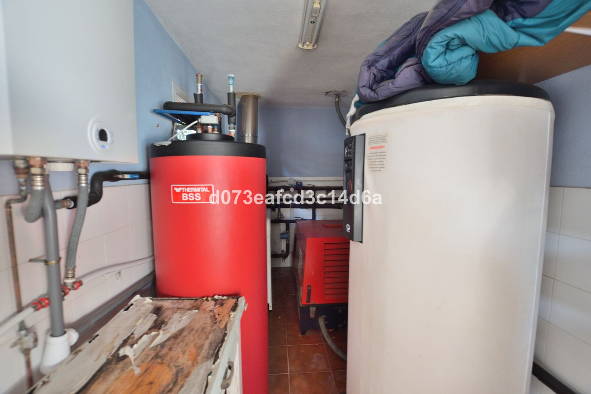 4 Bed Townhouse for sale in Ronda Costa Del Sol, Málaga, Spain